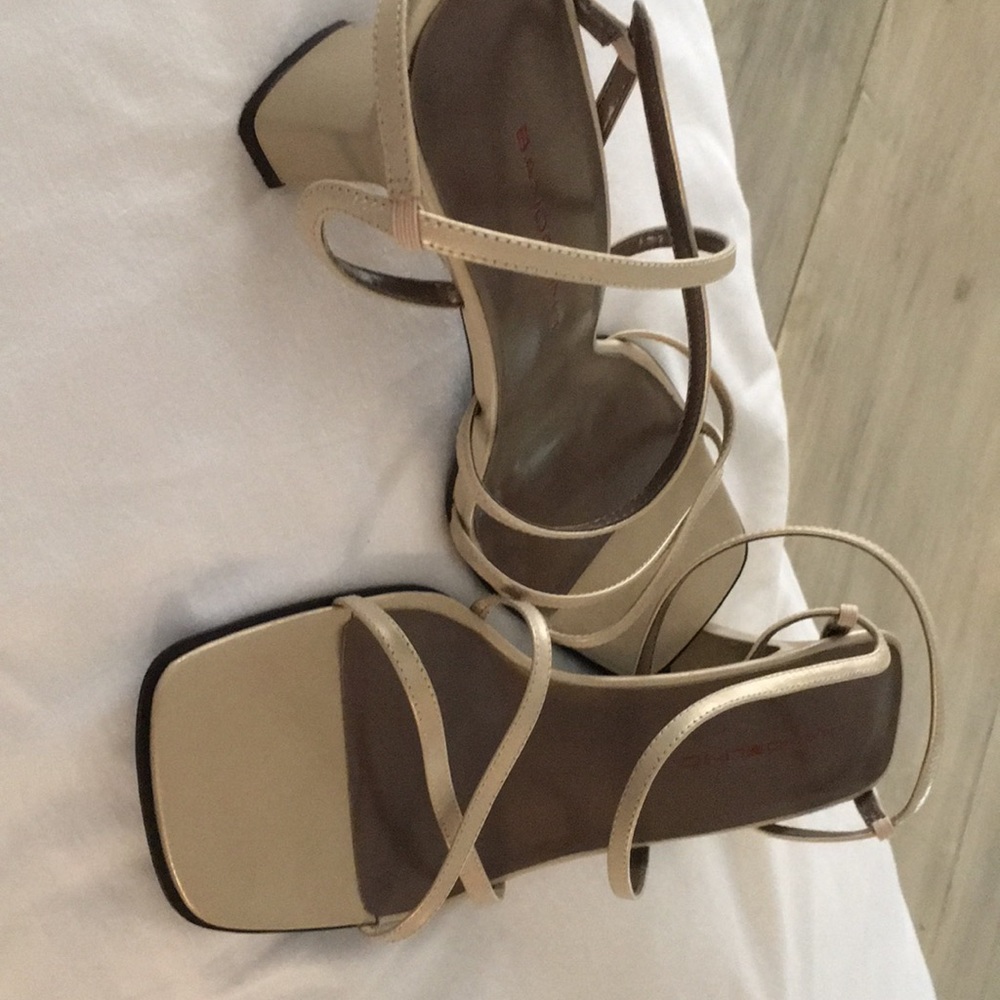 Champagne beige like new sandals